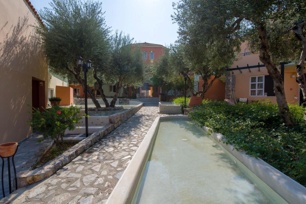 Stefan Village Hotel Agia Marina Exterior foto